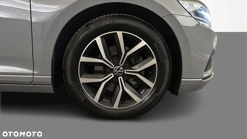 Volkswagen Passat - 14