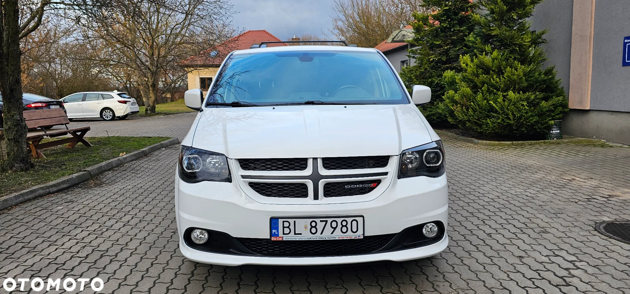 Dodge Grand Caravan - 2
