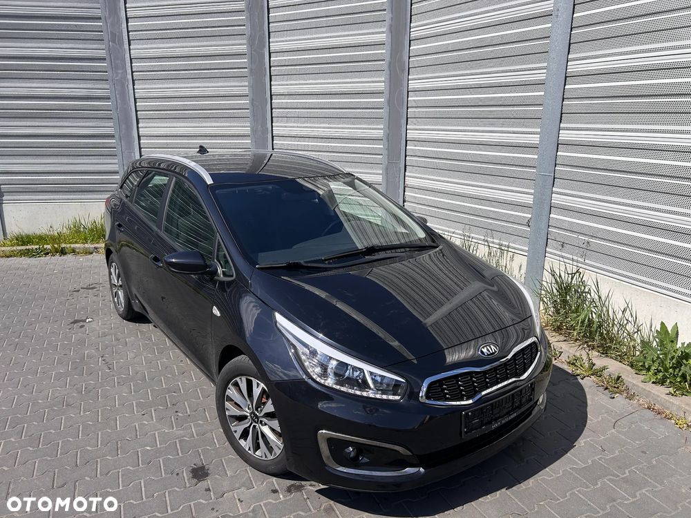 Kia Ceed 1.6 GDI Dream-Team Edition - 4