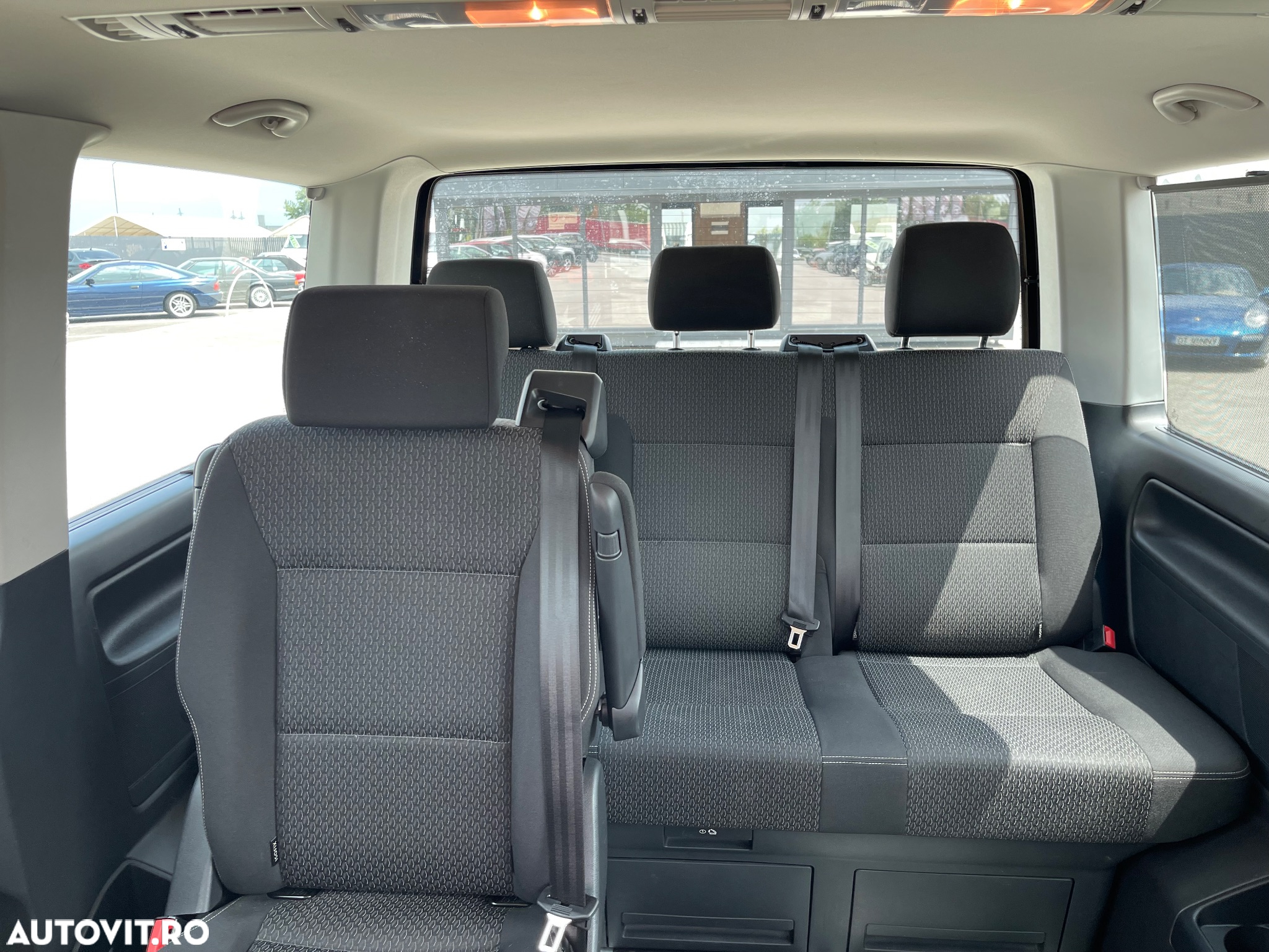 Volkswagen Multivan - 15