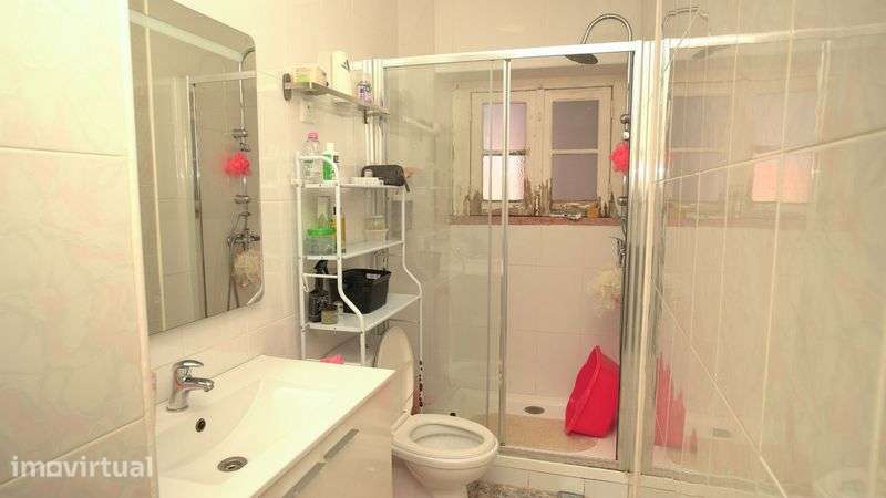 Vende-se Apartamento T2 Venda Nova - Grande imagem: 4/9
