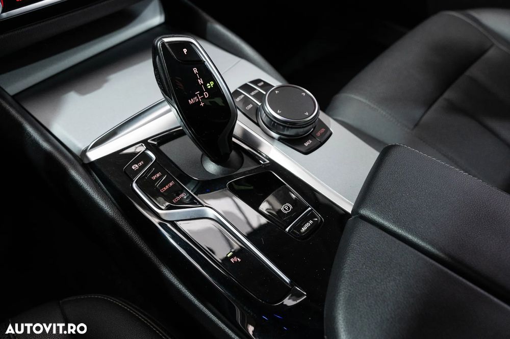 BMW Seria 5 520d Aut. Luxury Line - 15