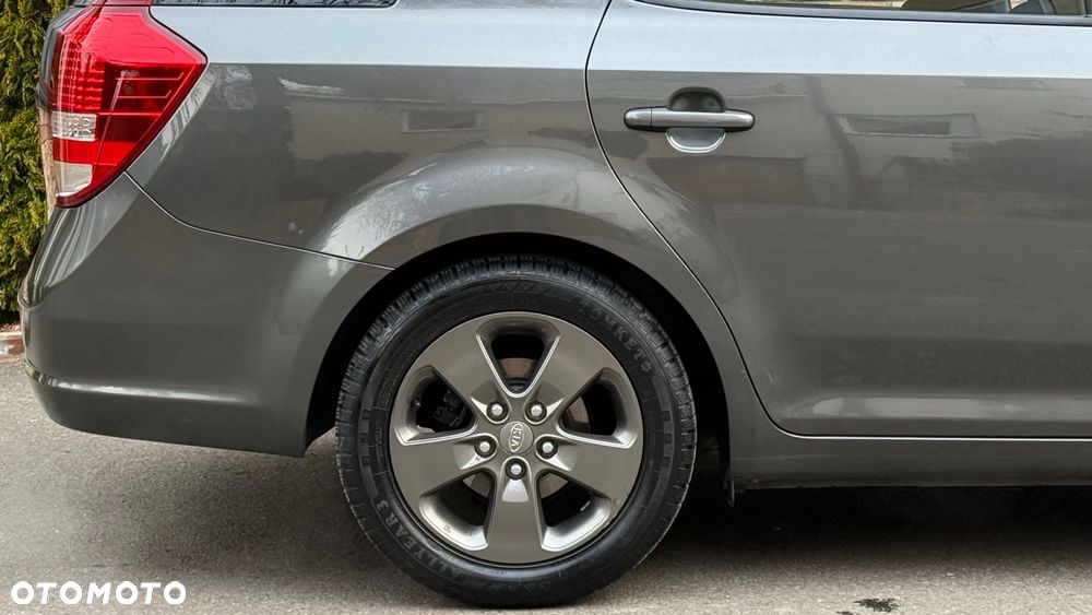 Kia Ceed - 21