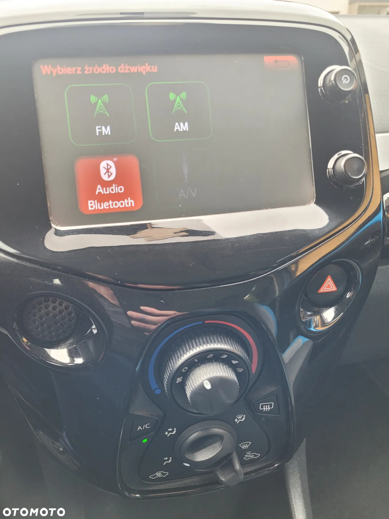 Toyota Aygo x-clusiv - 10
