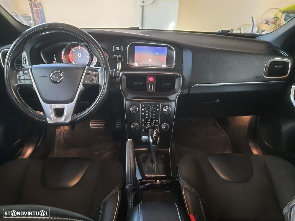 Volvo V40 D2 Geartronic RDesign - 31