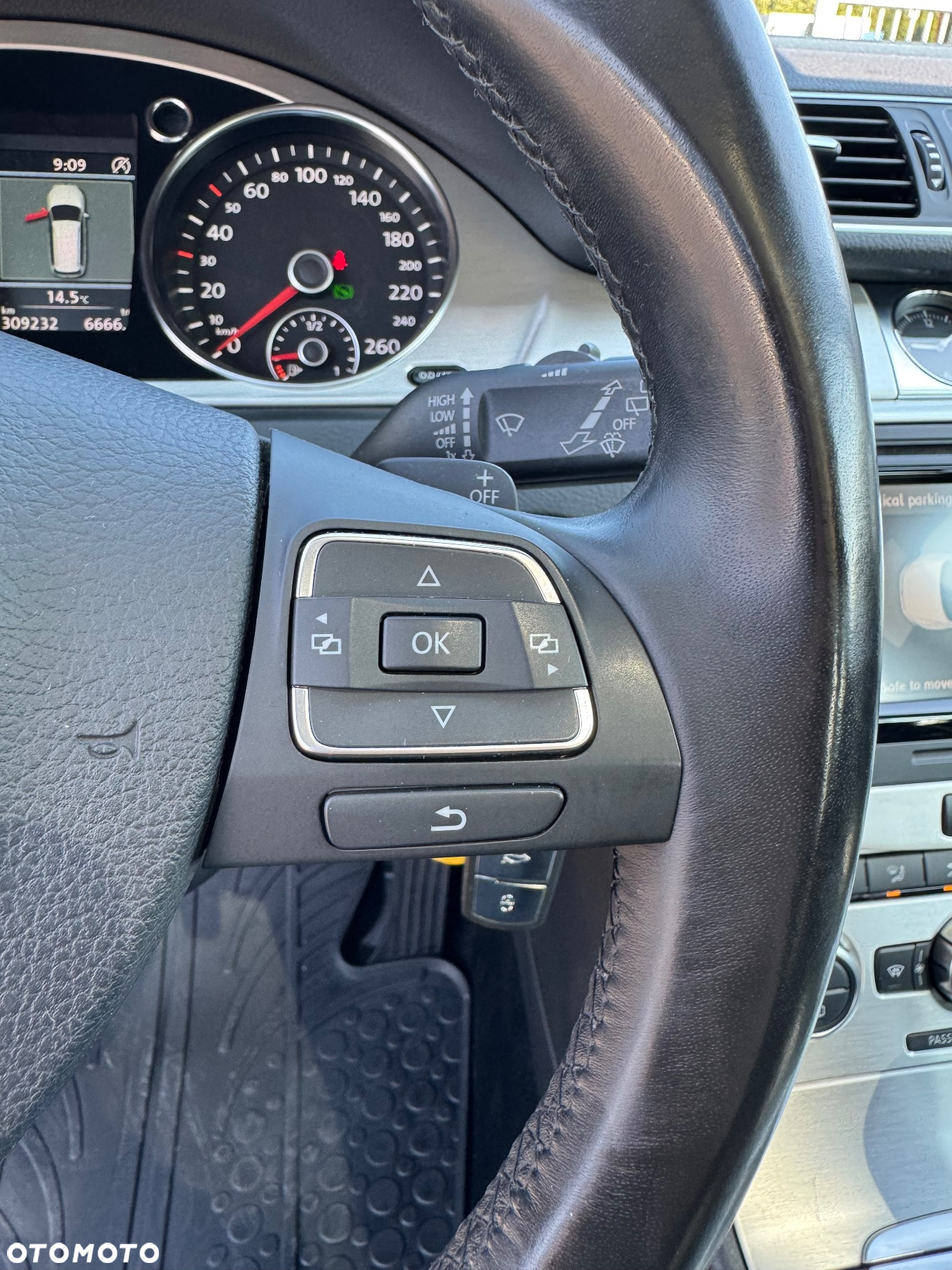 Volkswagen Passat Variant 2.0 TDI DSG BlueMotion Technology Highline - 36