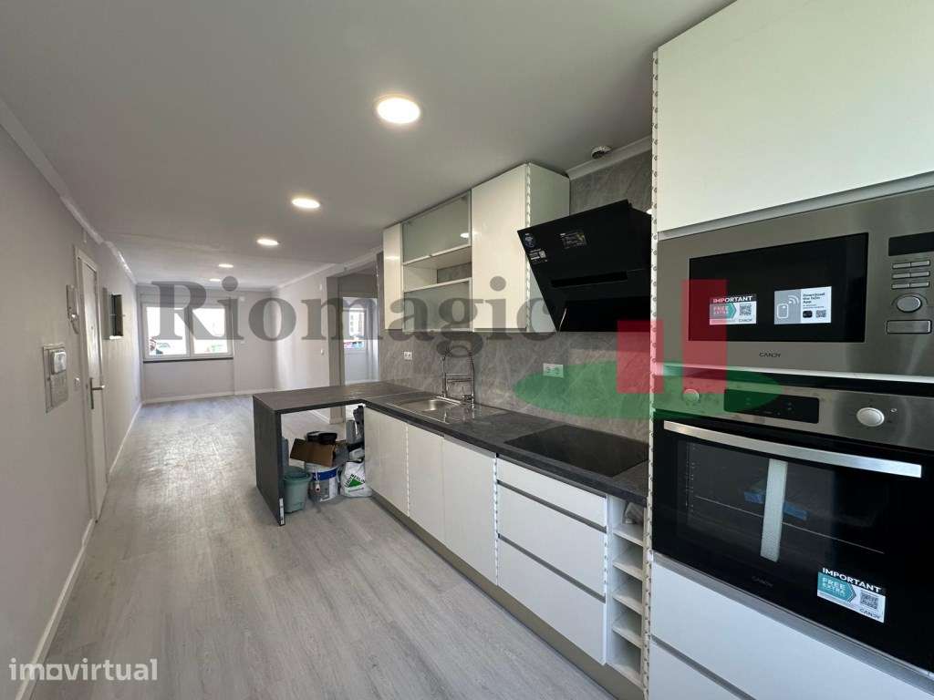 Apartamento T2 Totalmente Remodelado- Benfica - Grande imagem: 2/17