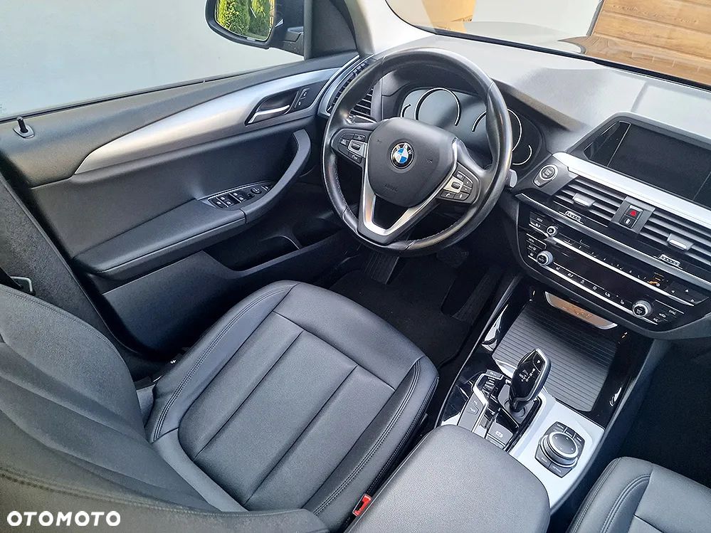 BMW X3 xDrive20d Business Edition - 17