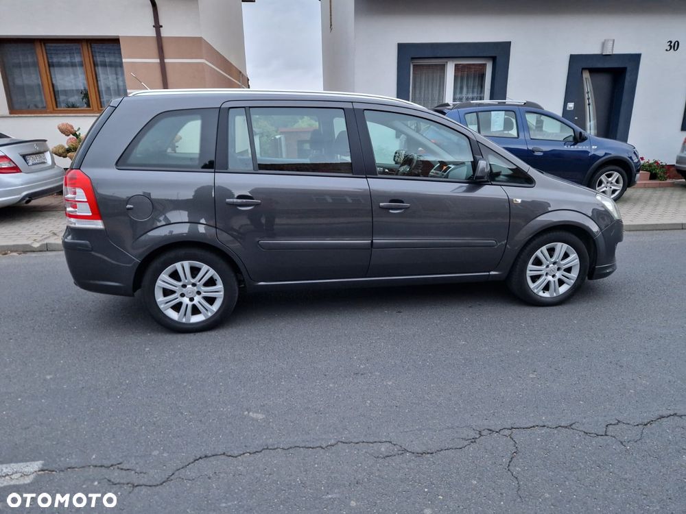 Opel Zafira - 9