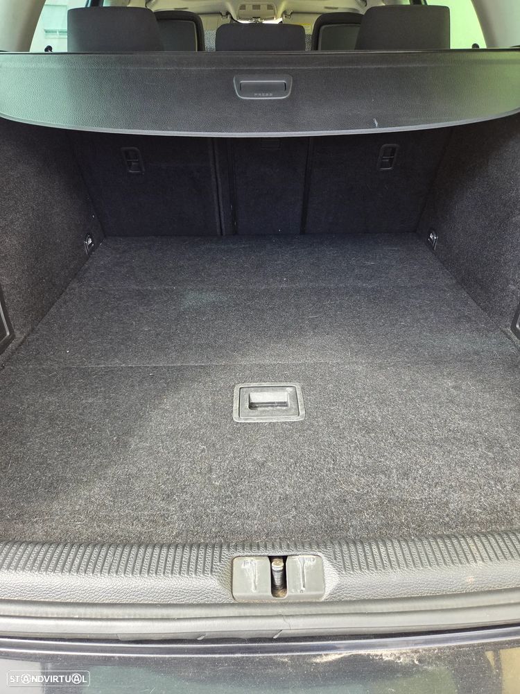 VW Passat 1.6 TDI Confortline - 13