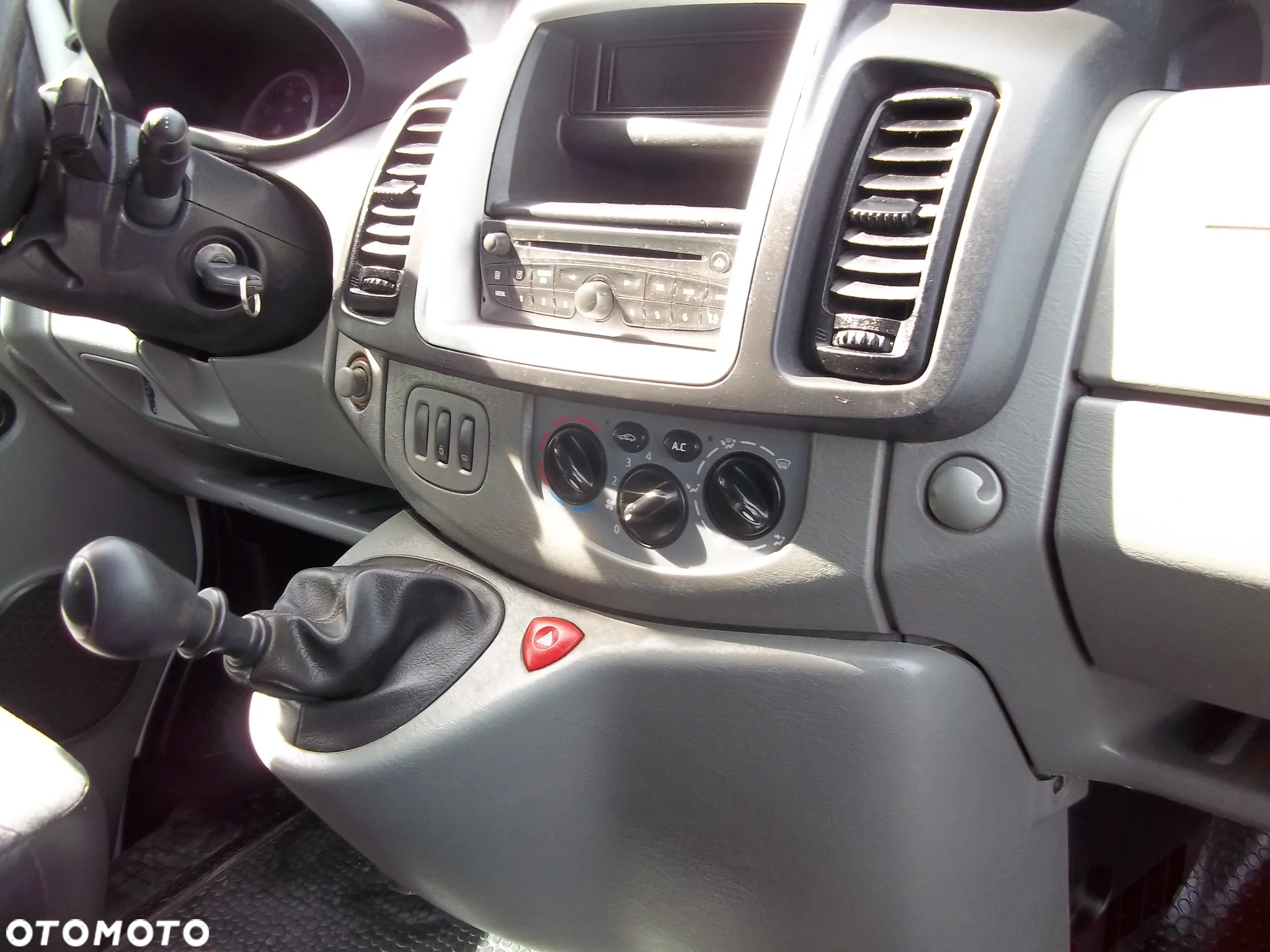 Renault Trafic 2.0 dCi 115 Combi L2H1 - 9