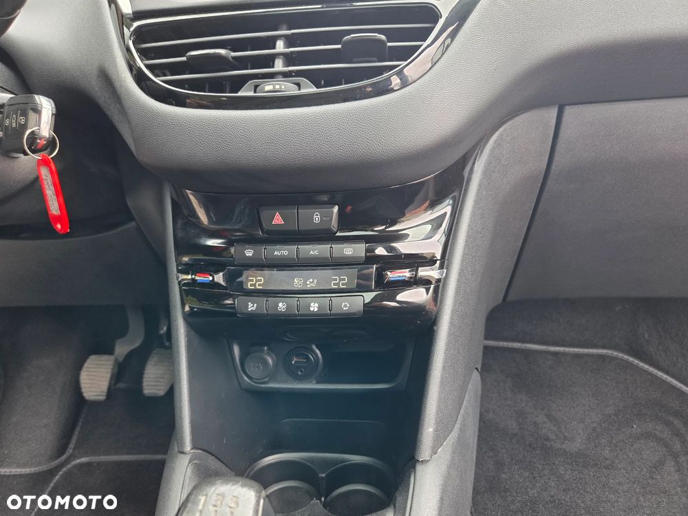 Peugeot 208 1.2 VTi Business Line - 26