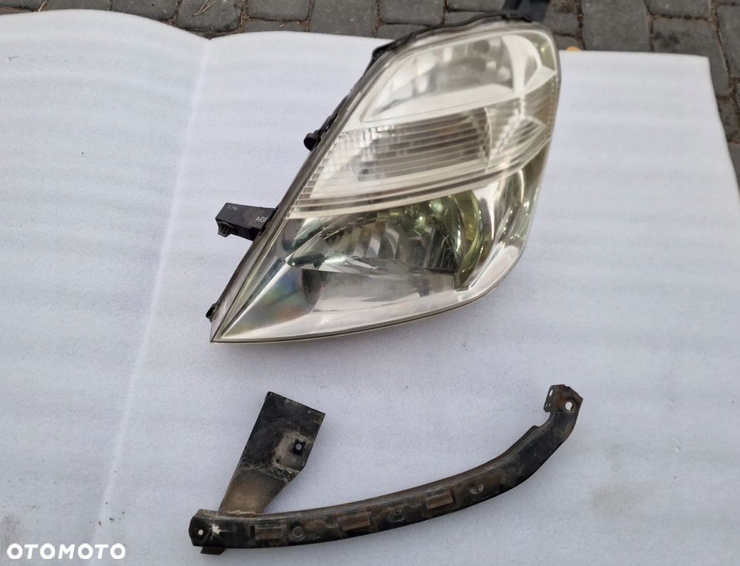 Honda Stream mocowanie ślizg hokej lampy lewy - 1