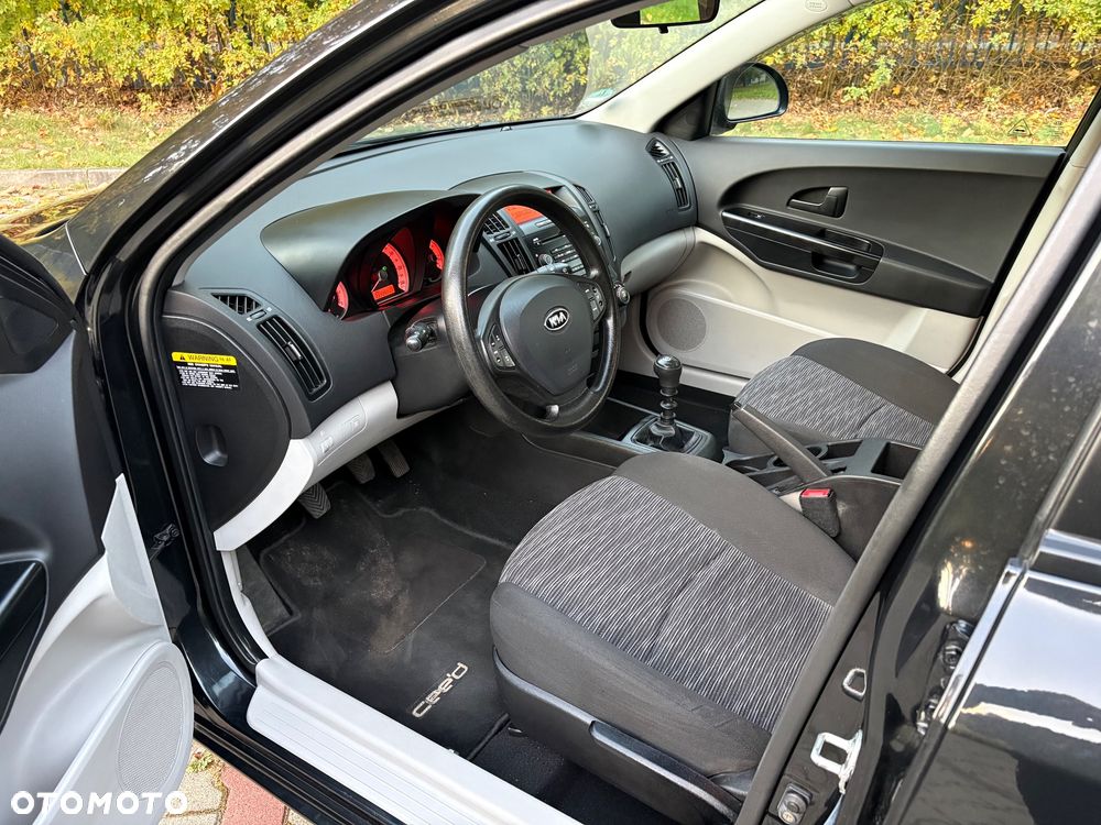 Kia Ceed - 17