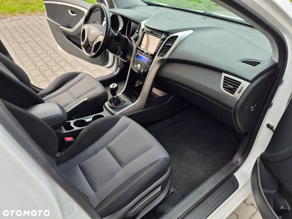 Hyundai i30 1.6 CRDI Intro Edition - 10