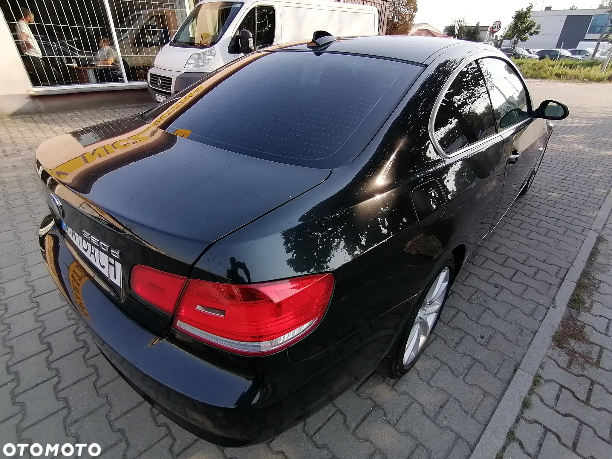 BMW Seria 3 320d Coupe - 12