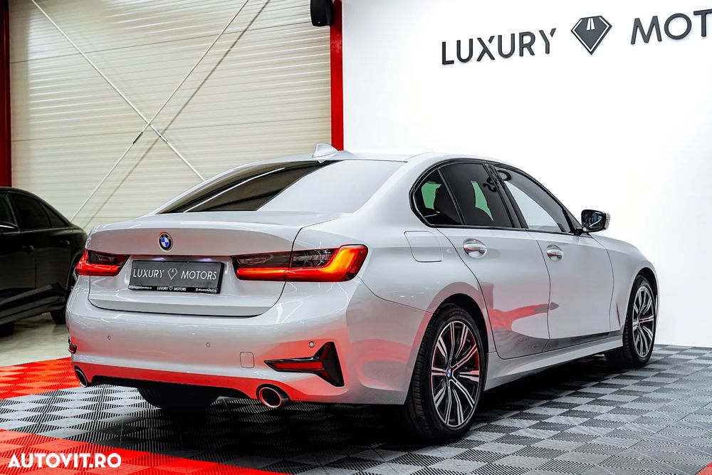 BMW Seria 3 318i Aut. Luxury Line - 22