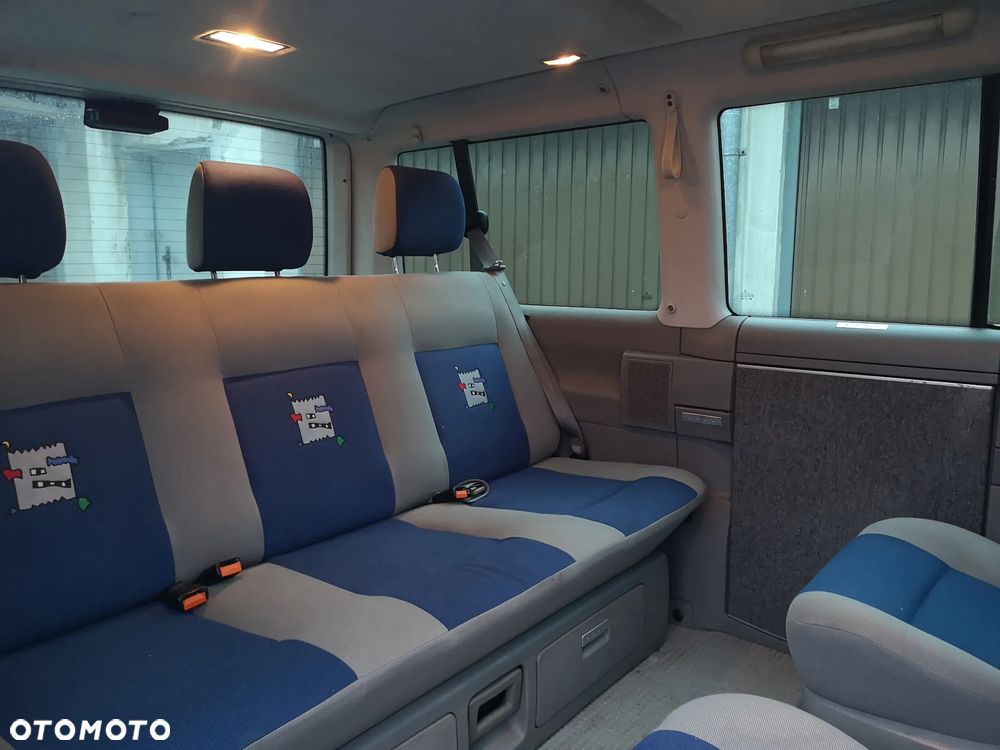 Volkswagen Multivan - 38