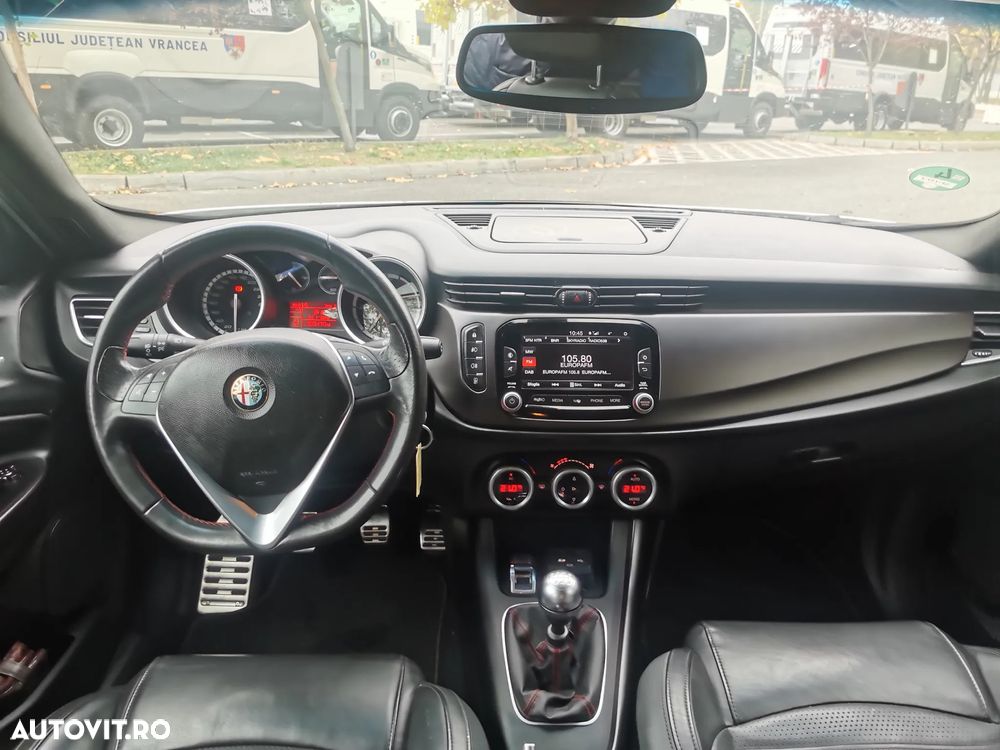 Alfa Romeo Giulietta 1.6 Mjet Distinctive - 16
