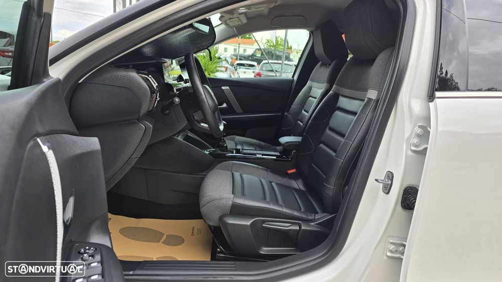 Citroën C4 1.2 PureTech Shine - 12