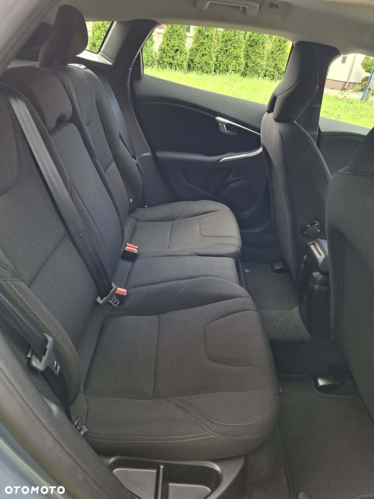 Volvo V40 T2 Momentum - 12