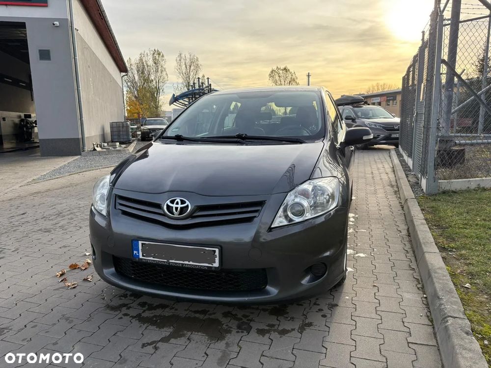 Toyota Auris 1.4 D-4D 2010 - 1