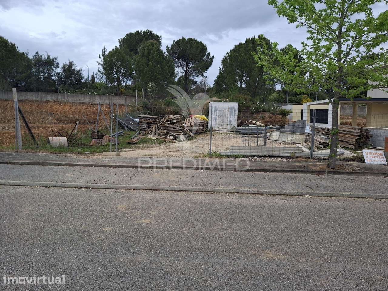 Lote de Moradia - Grande imagem: 2/16