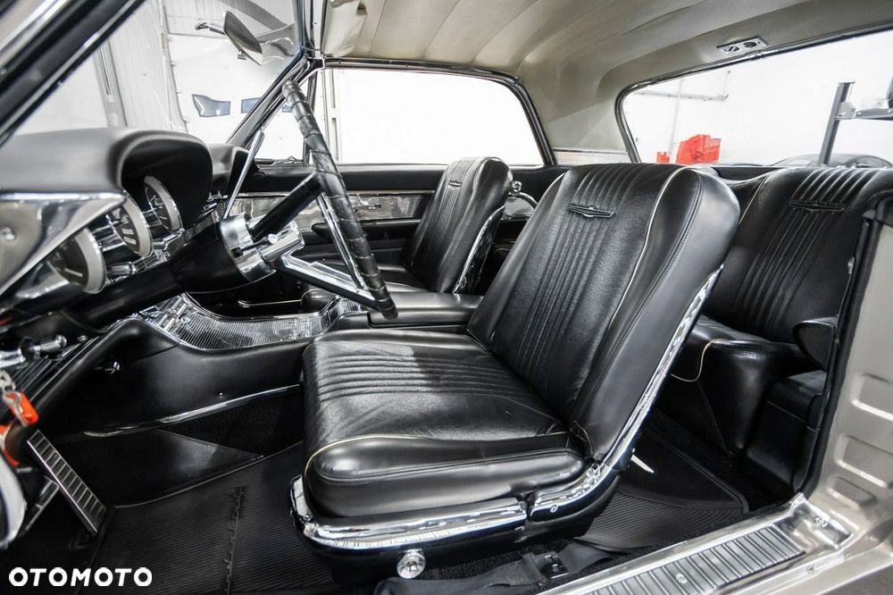 Ford Thunderbird - 27