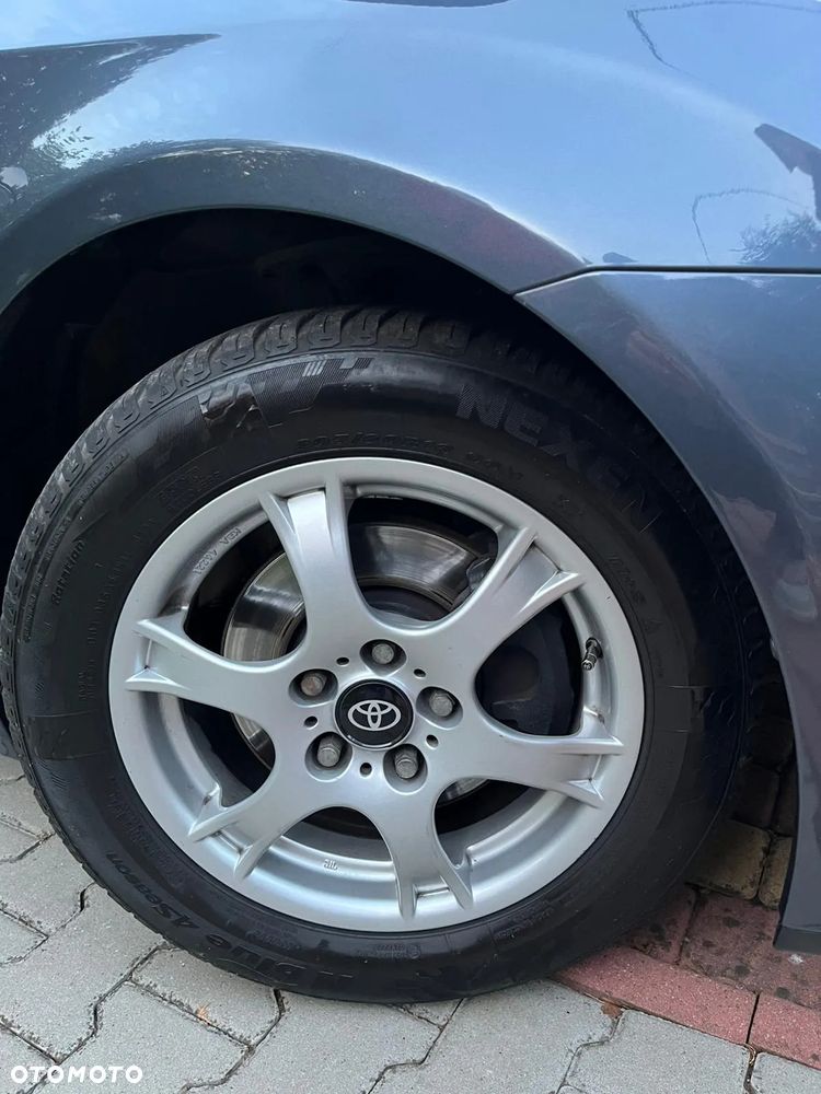Toyota Avensis 1.8 Luna - 6