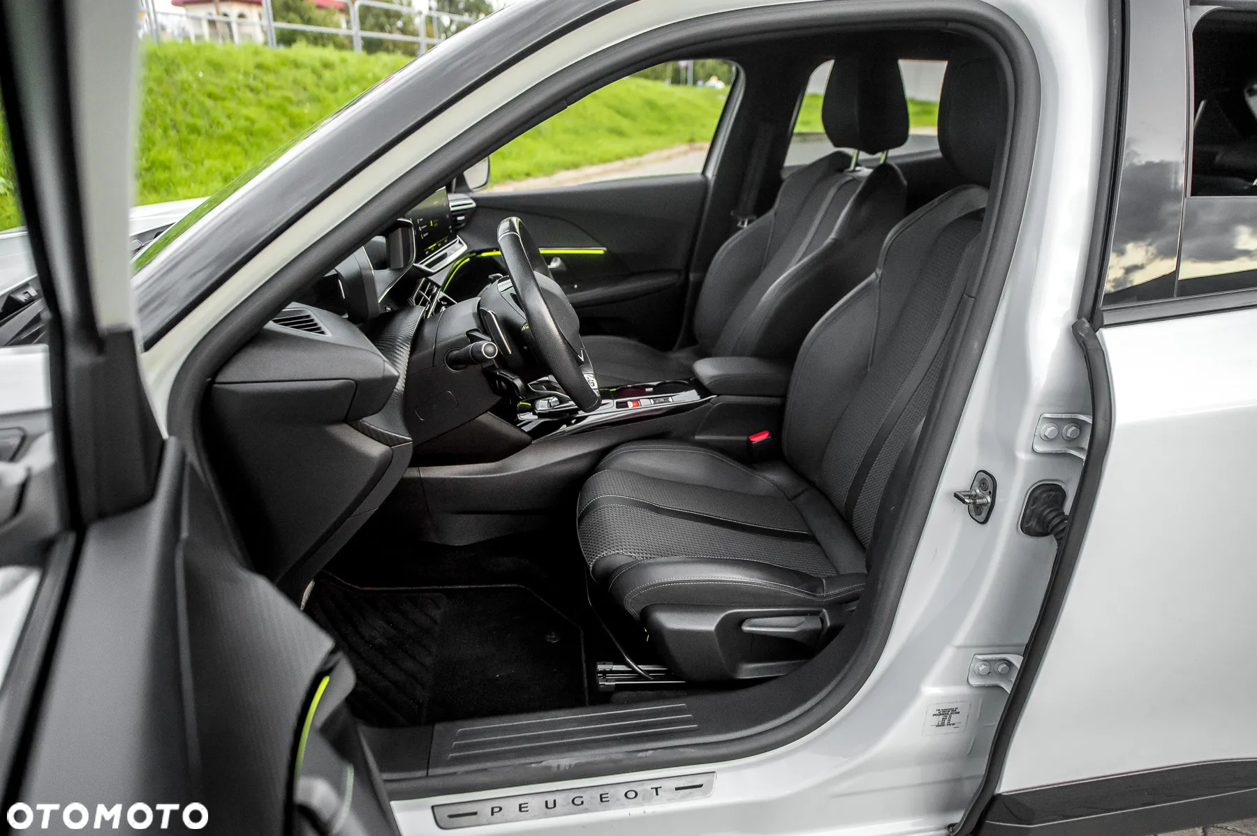 Peugeot 2008 1.2 PureTech GT Line S&S EAT8 - 20