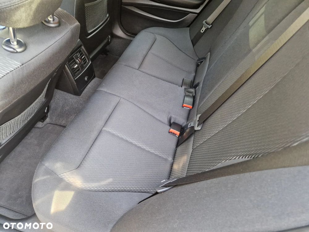 BMW Seria 1 120d Sport Line Shadow - 16