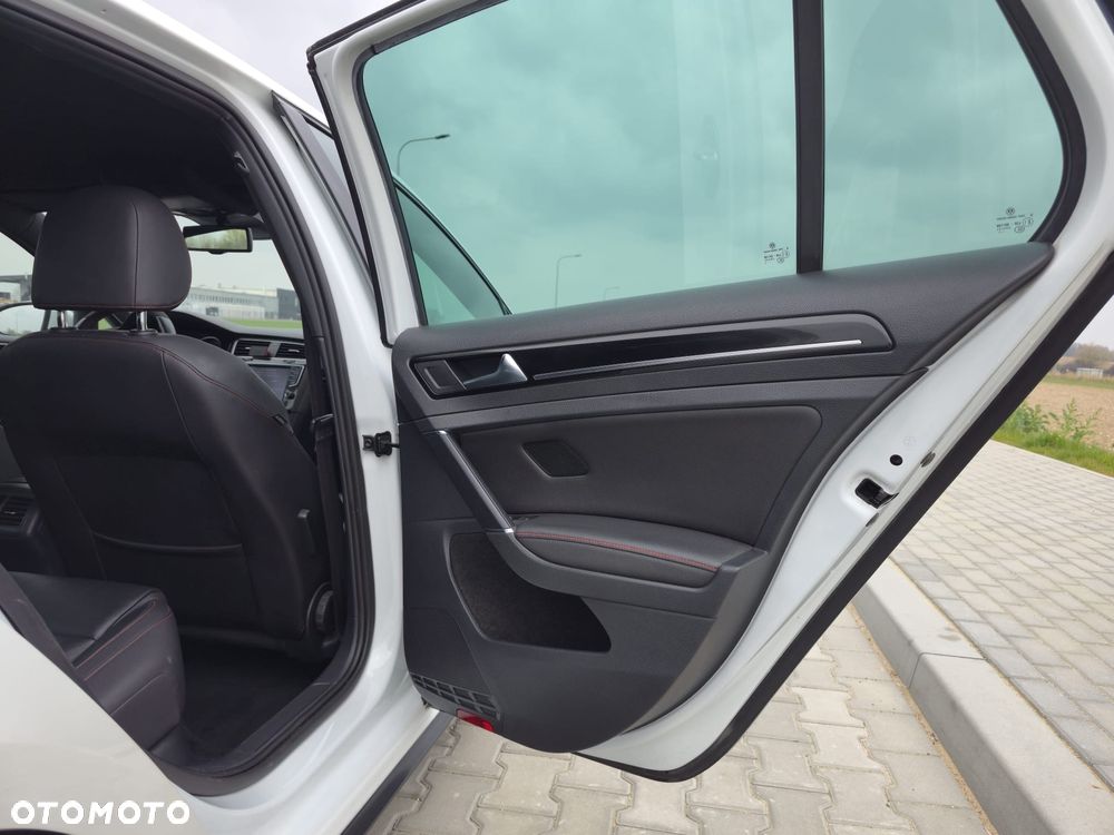 Volkswagen Golf GTI Performance BlueMotion Technology DSG - 22