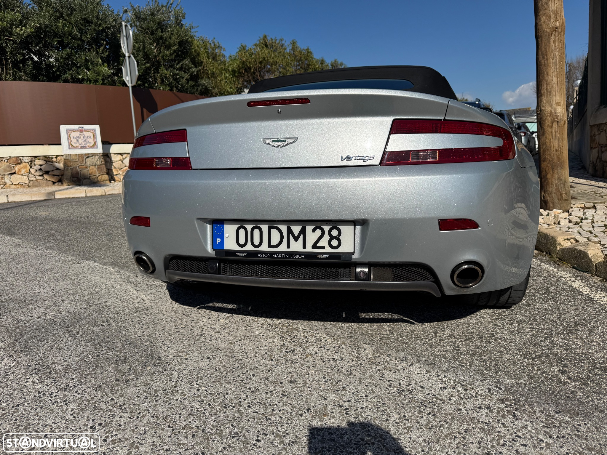 Aston Martin Vantage Roadster - 30