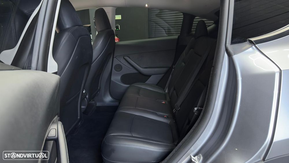 Tesla Model Y Performance Dual Motor AWD - 41