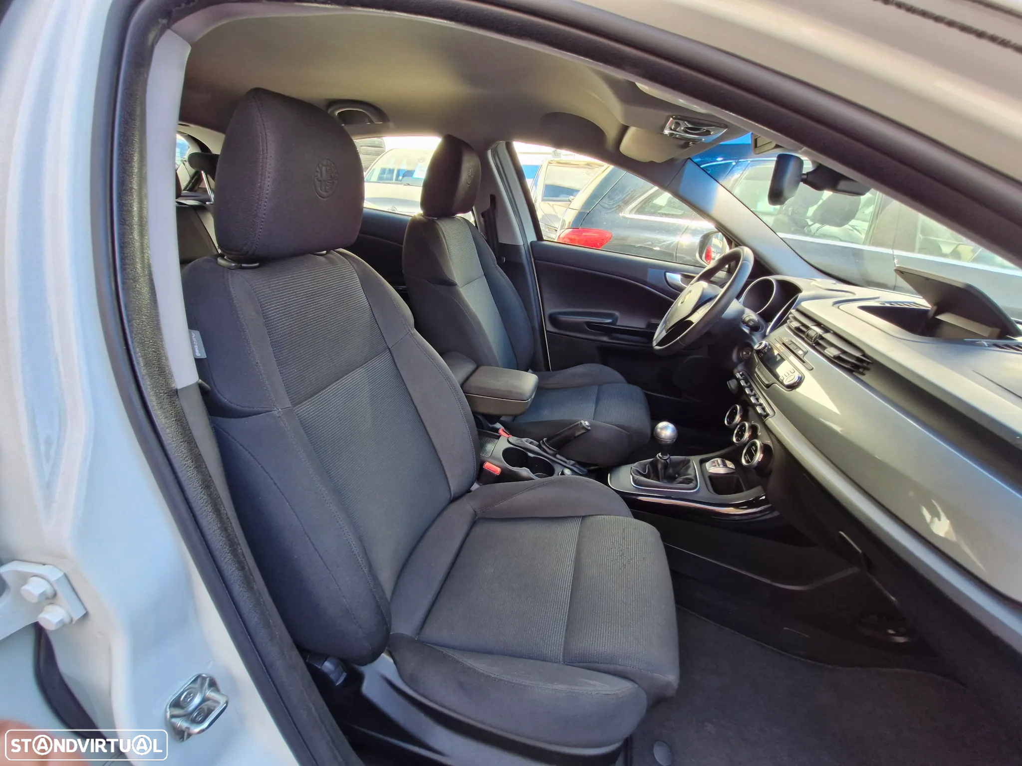 Alfa Romeo Giulietta 1.6 JTDm Distinctive 57X - 14