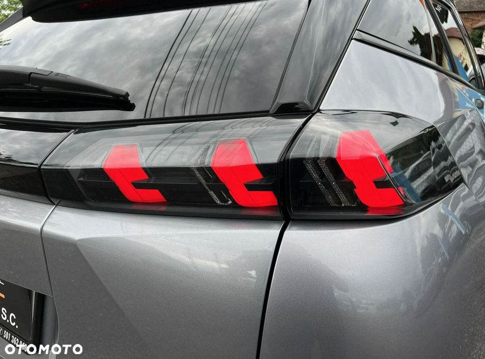Peugeot 2008 PureTech 130 Allure S&S EAT8 - 28