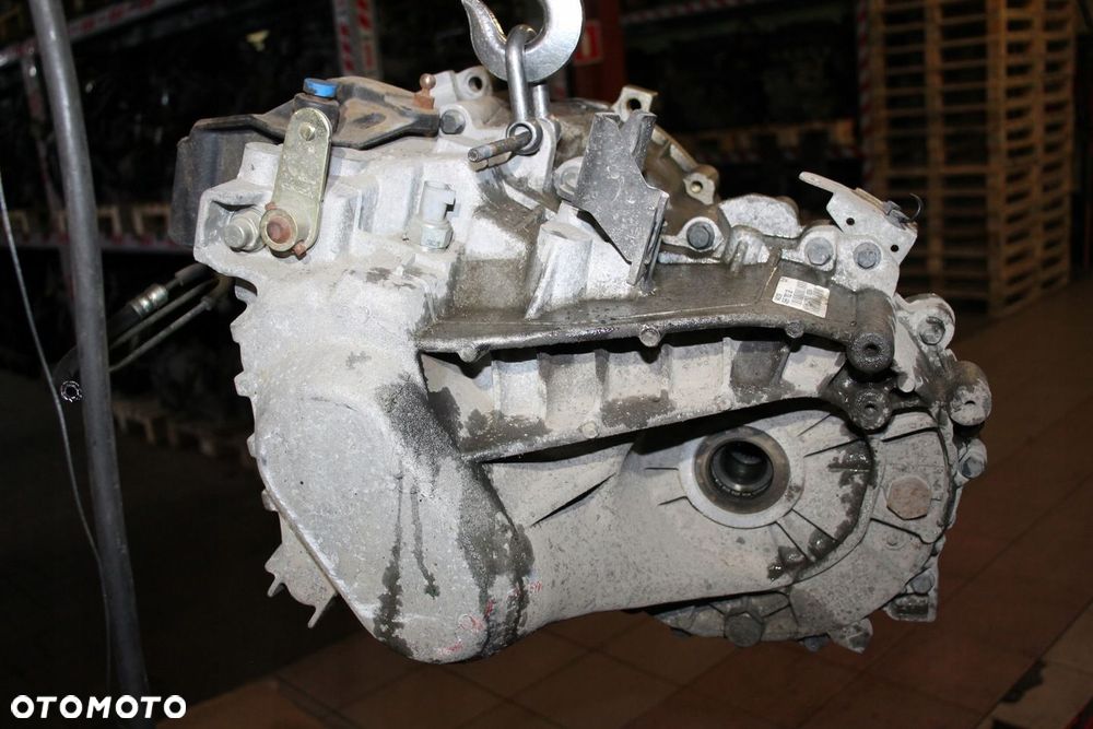 VOLVO V70 S60 S80 2.5T SKRZYNIA MANUAL M56 9482399 - 1