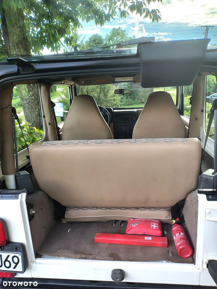 Jeep Wrangler - 6