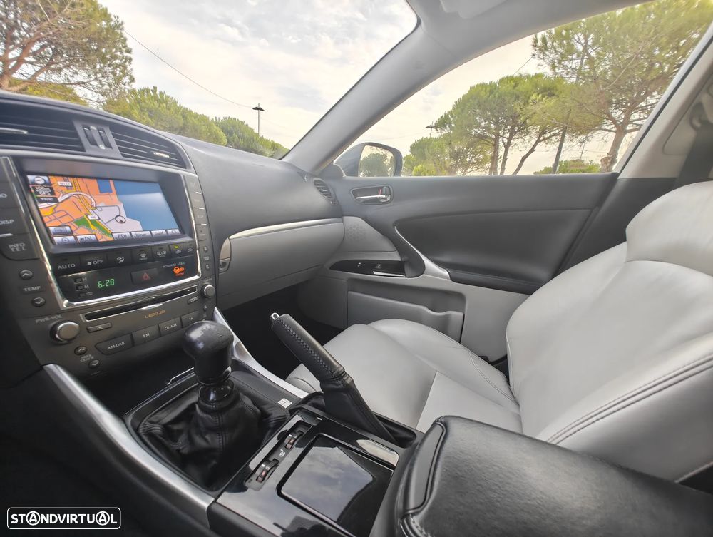 Lexus IS 200 d P.Executive 6G - 25
