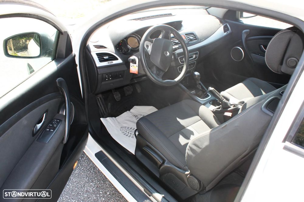 Renault Mégane Coupe 1.5 dCi Dynamique S - 6