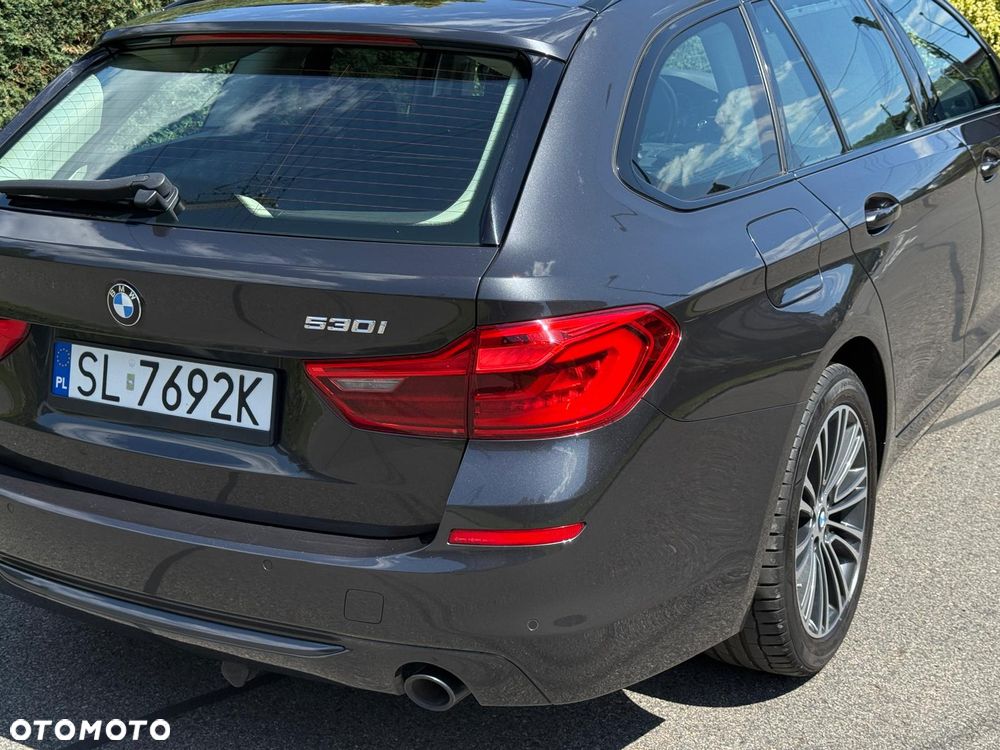 BMW Seria 5 530i Sport Line - 6