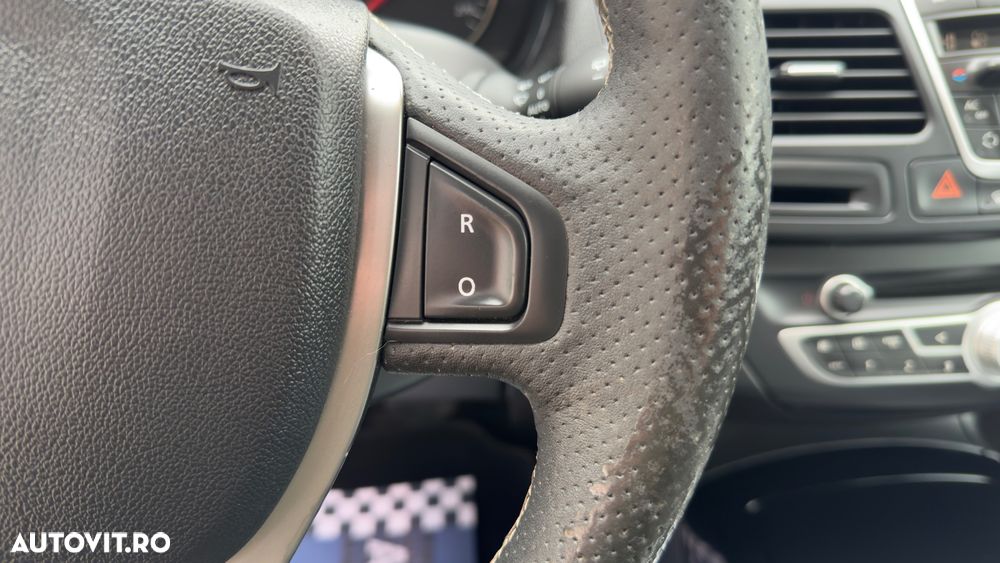 Renault Laguna dCi 150 FAP Bose - 16