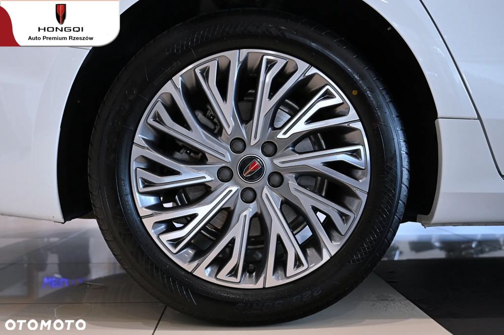 Hongqi H5 - 28