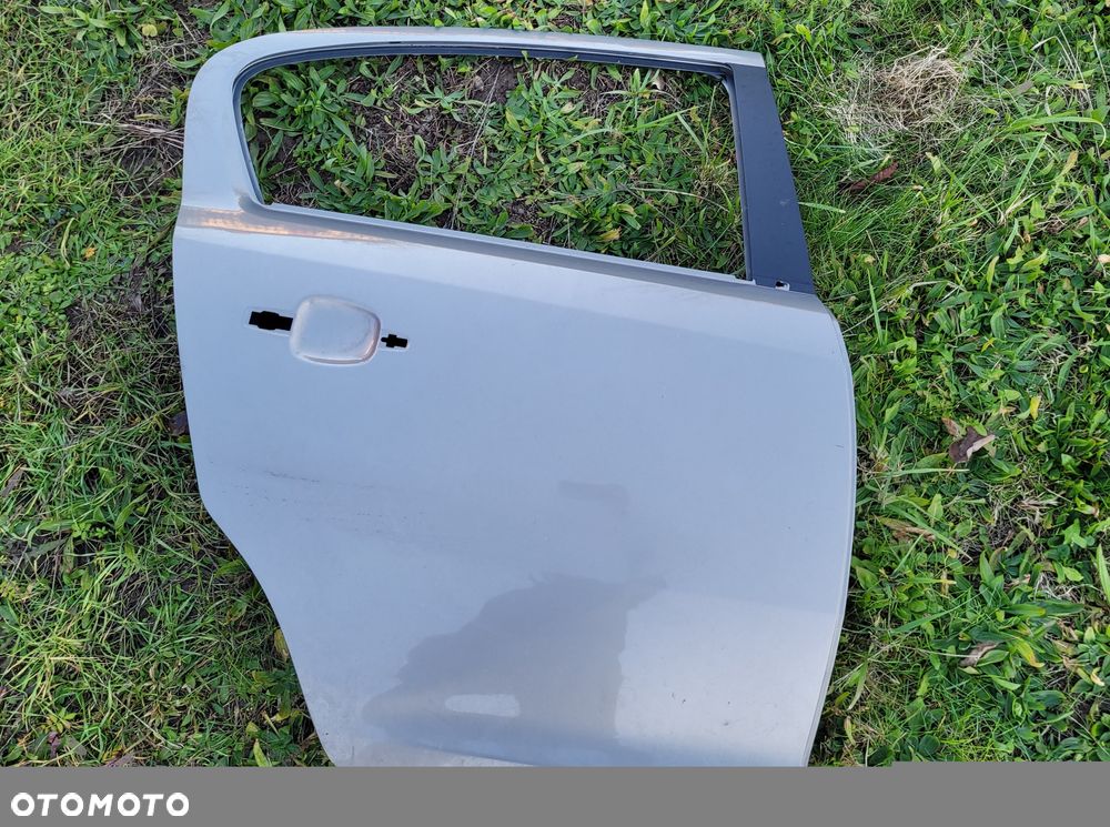 Opel Corsa E drzwi prawy tył