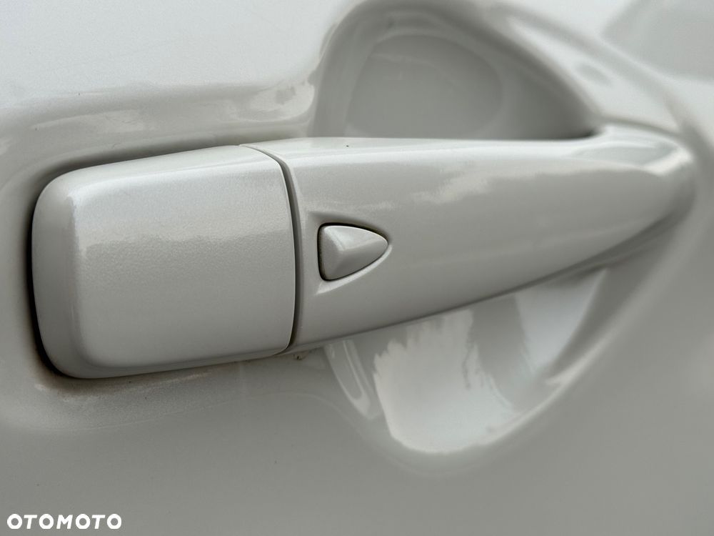 Nissan Qashqai 1.6 DCi TEKNA+ - 11