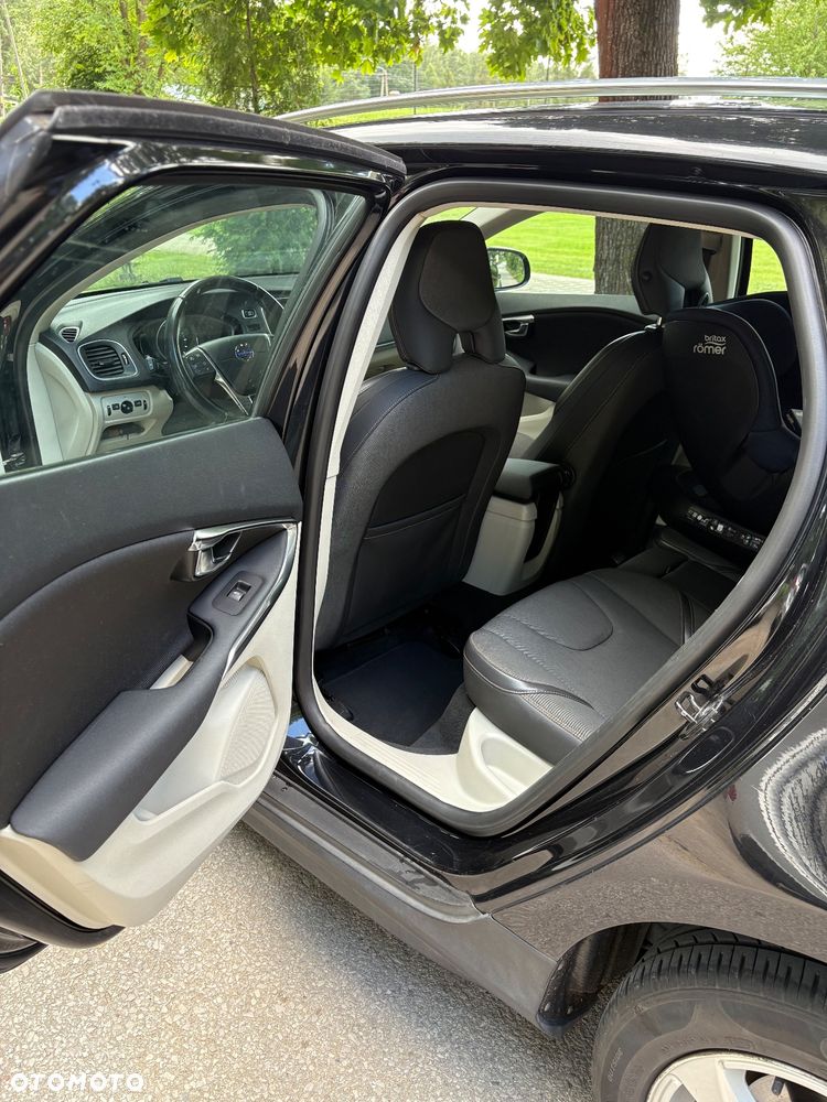 Volvo V40 D2 - 11
