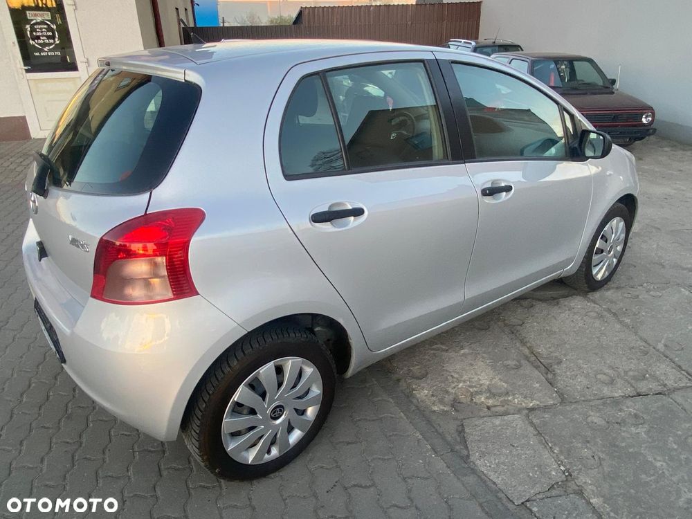 Toyota Yaris 1.3 VVT-i Executive - 10