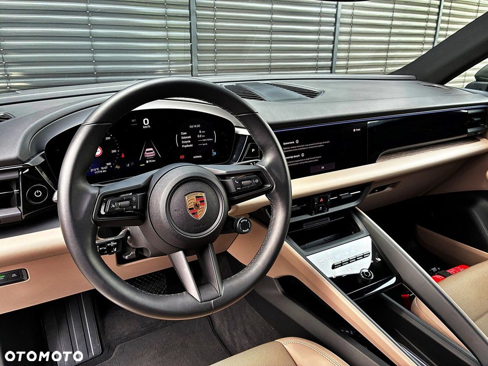 Porsche Macan - 25