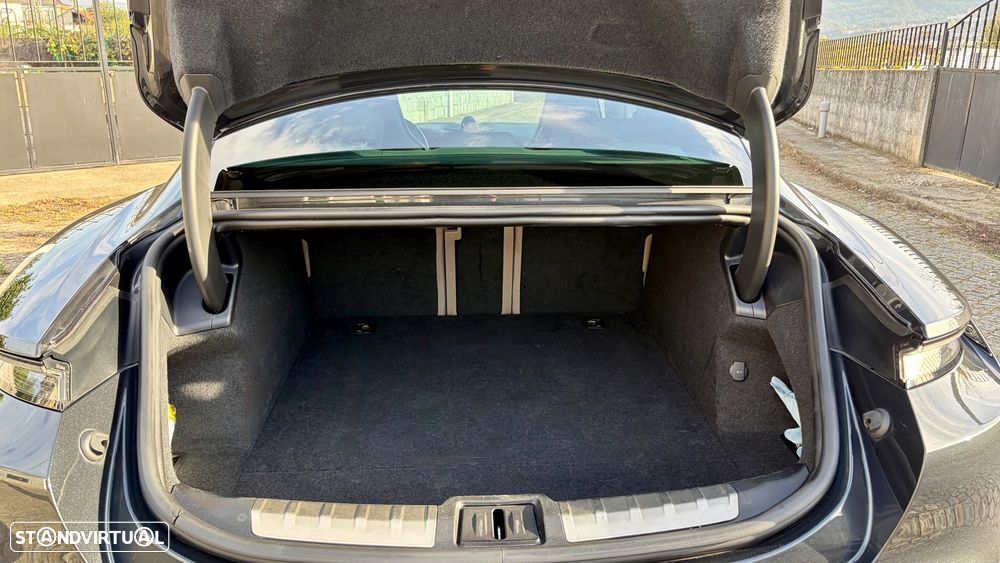 Porsche Taycan Turbo - 5