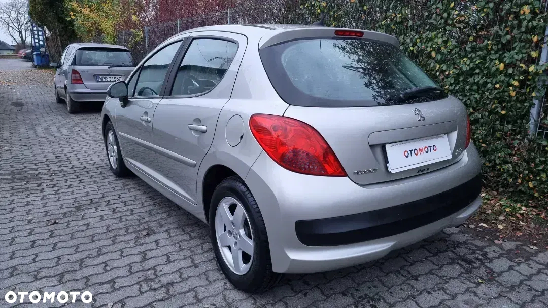 Peugeot 207 1.4 16V Trendy - 30